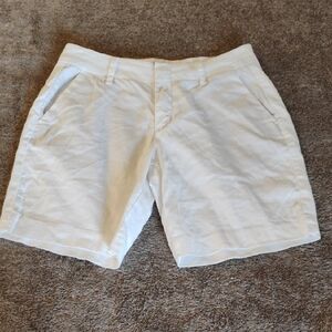 Level 99 Optic White Linen Blend Shorts